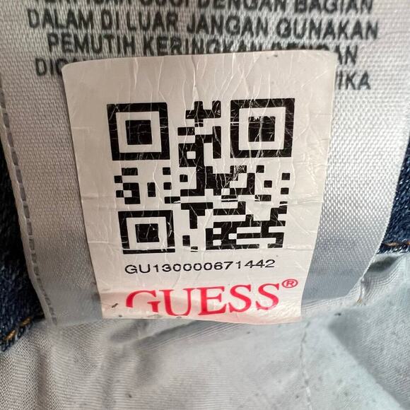 GUESS Denim Shorts in Dark Wash Women's Size 31 = 8 - Picture 10 of 13